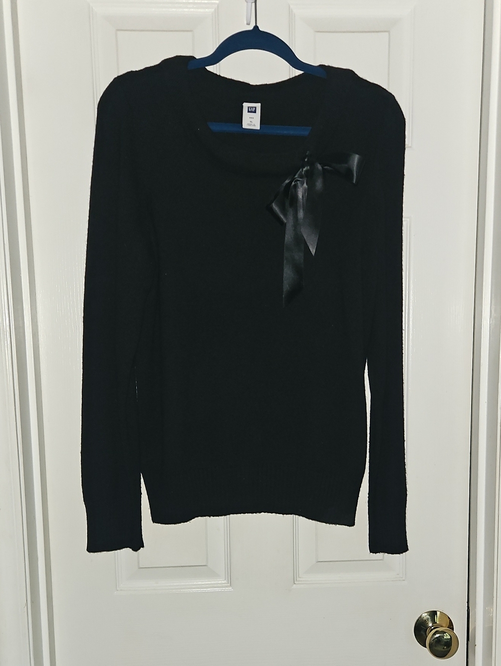 GAP Black Crewneck Sweater with Satin Shoulder Bow XL